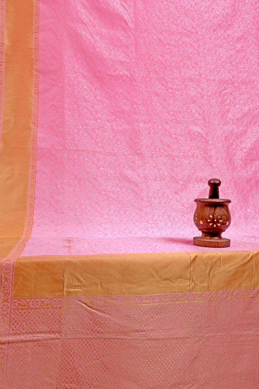 Winsome Pink Soft Silk Saree With Profuse Blouse Piece