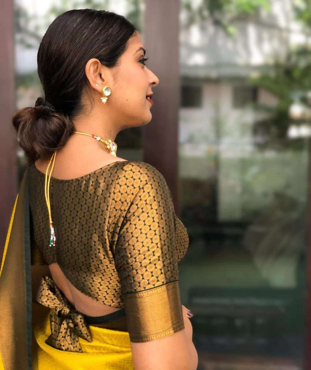 Magnetic Yellow Kanjivaram Silk Saree With Impressive Blouse Piece