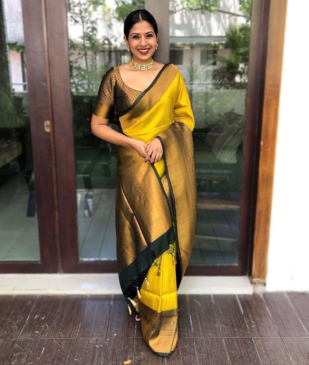 Magnetic Yellow Kanjivaram Silk Saree With Impressive Blouse Piece