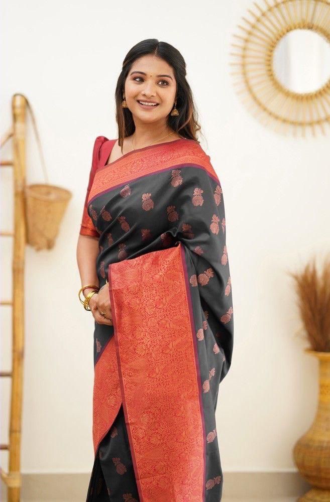 Angelic Black Banarasi Silk Saree With Mesmerising Blouse Piece