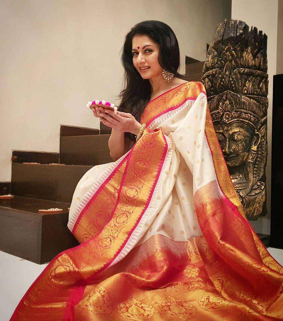 Radiant Cream Soft Silk Saree With Marvelous Blouse Piece
