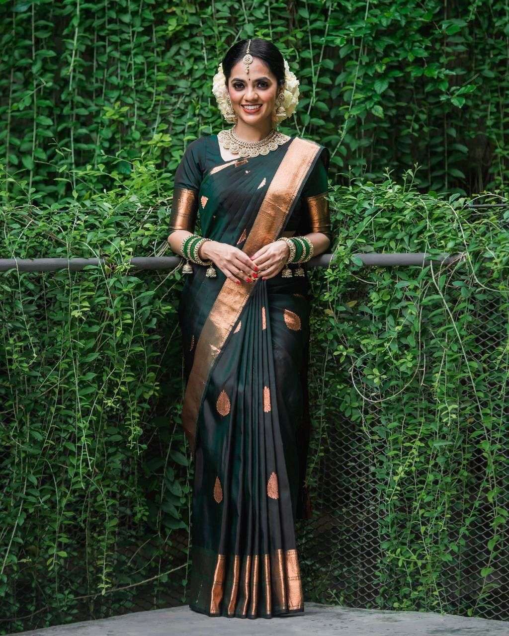 Beautiful Green Banarasi Silk Saree With Sophisticated Blouse Piece