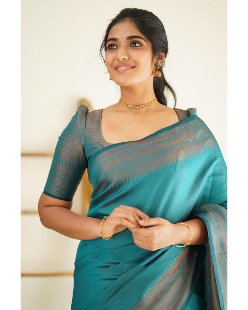Enjoyable Rama Soft Silk Saree With Staring Blouse Piece
