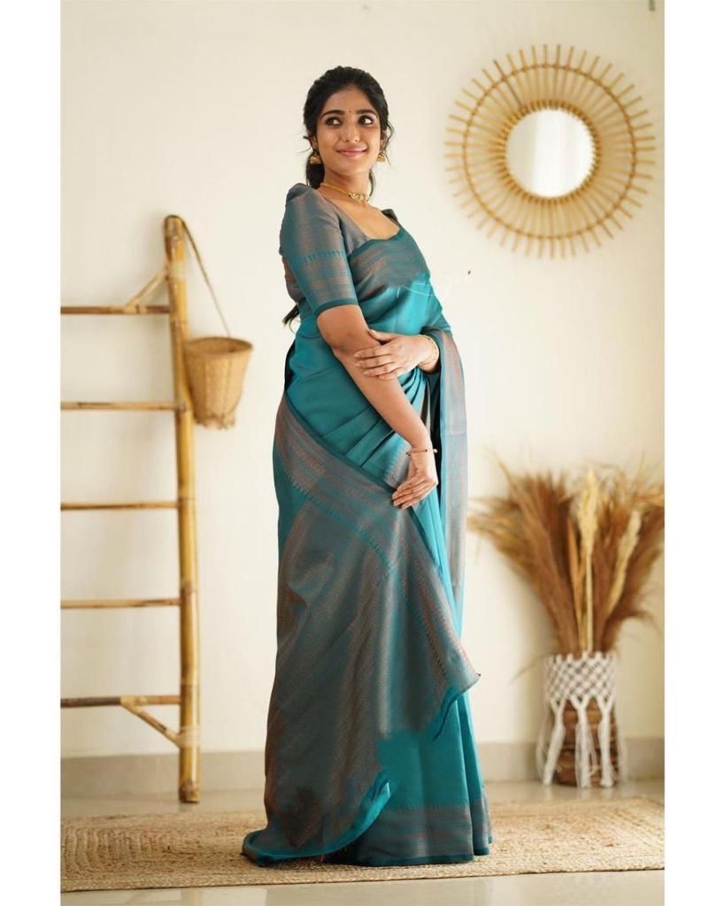 Enjoyable Rama Soft Silk Saree With Staring Blouse Piece