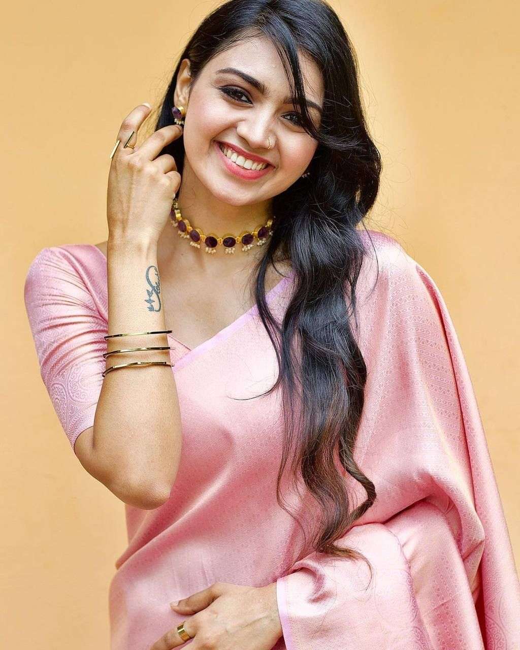 Bewitching Peach Kanjivaram Silk Saree With Evocative Blouse Piece