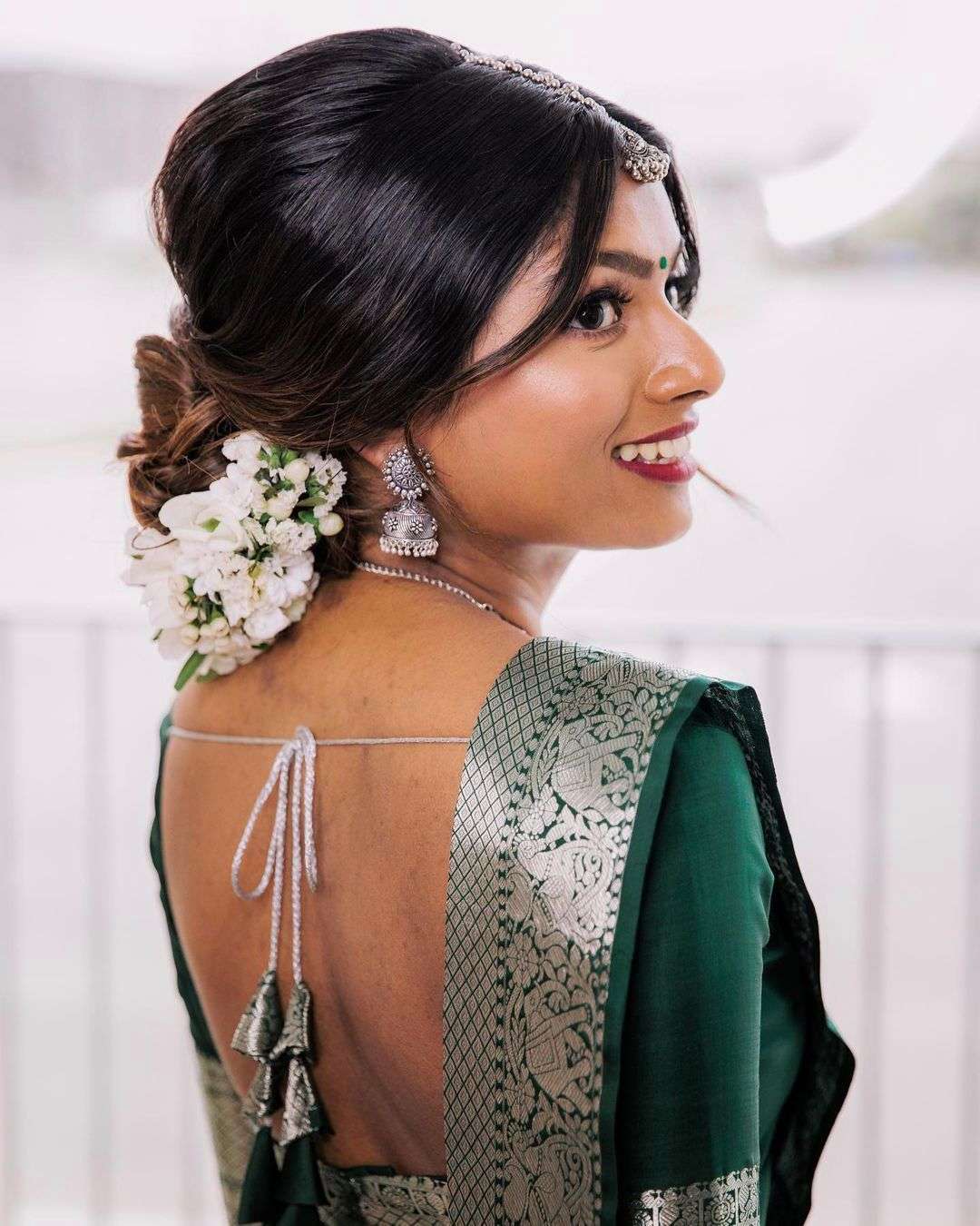 Exquisite Green Banarasi Silk Saree With Uplifting Blouse Piece