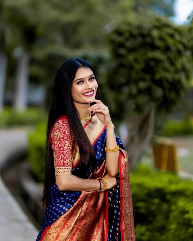 Enthralling Blue Soft Silk Saree With Amazing Blouse Piece