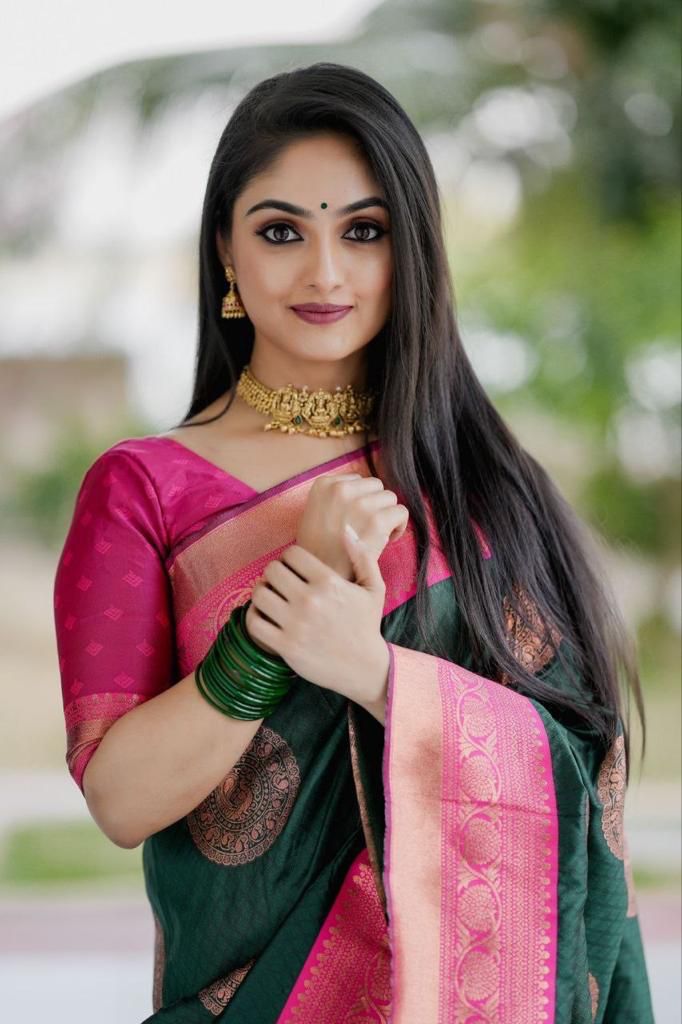 Elegant Green Banarasi Silk Saree With Charming Blouse Piece