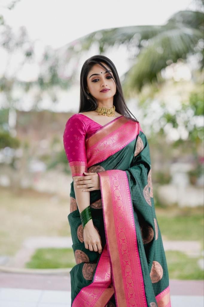 Elegant Green Banarasi Silk Saree With Charming Blouse Piece
