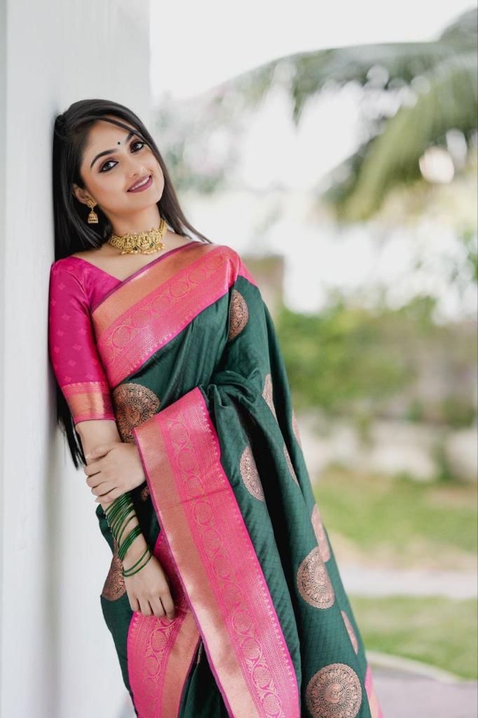 Elegant Green Banarasi Silk Saree With Charming Blouse Piece