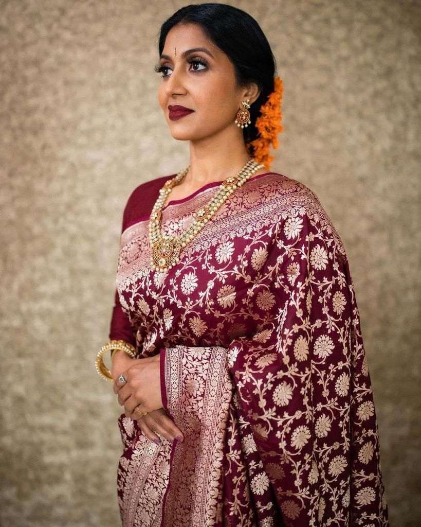 Splendid Maroon Banarasi Silk Saree With Arresting Blouse Piece
