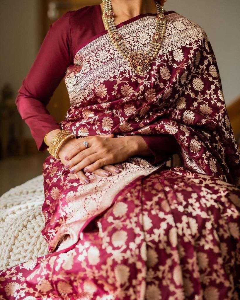 Splendid Maroon Banarasi Silk Saree With Arresting Blouse Piece