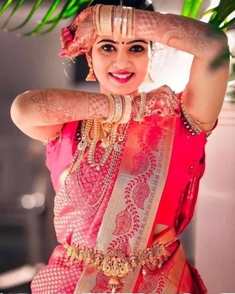 Charming Pink Banarasi Silk Saree With Spellbinding Blouse Piece