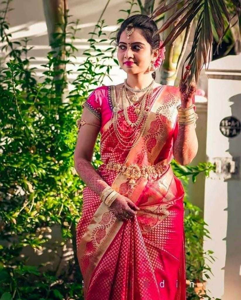 Charming Pink Banarasi Silk Saree With Spellbinding Blouse Piece