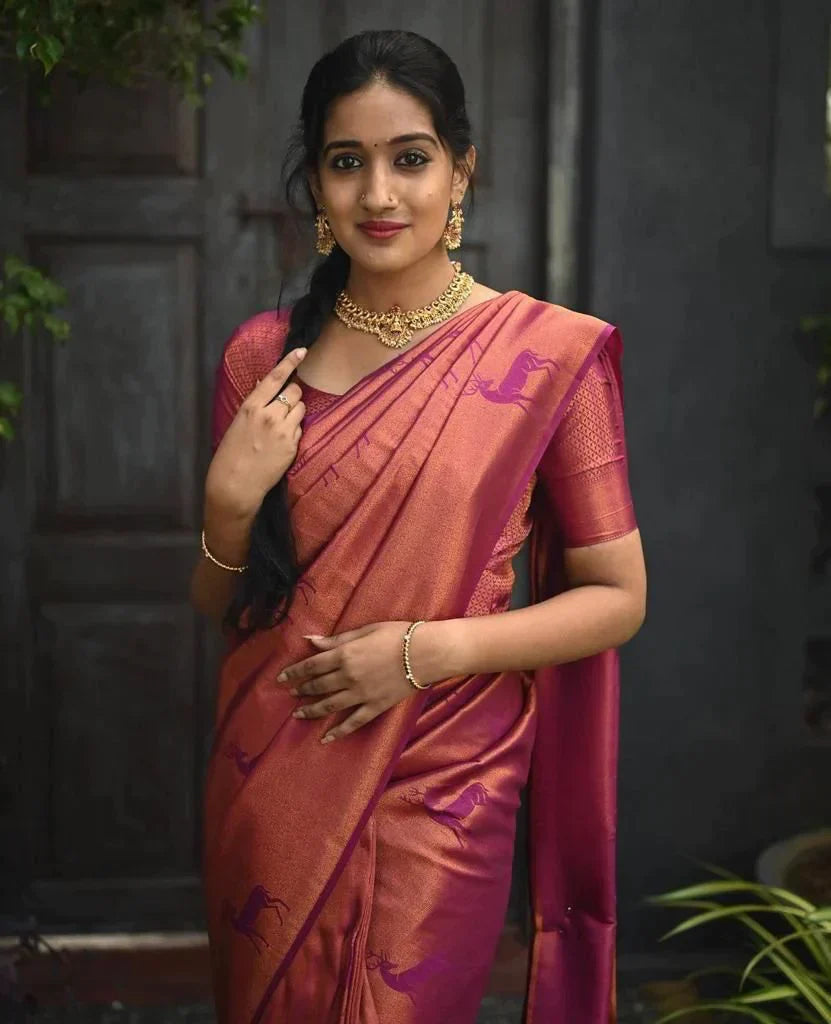 Imbrication Dark Pink Soft Silk Saree With Arresting Blouse Piece
