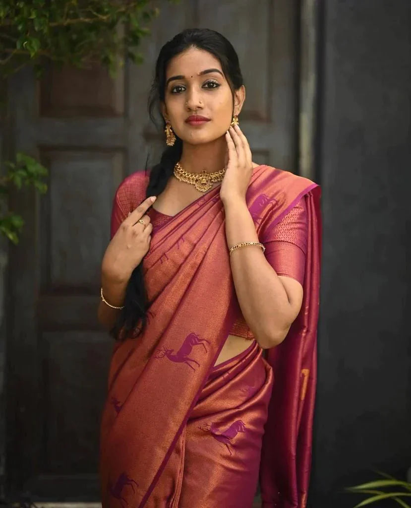 Imbrication Dark Pink Soft Silk Saree With Arresting Blouse Piece