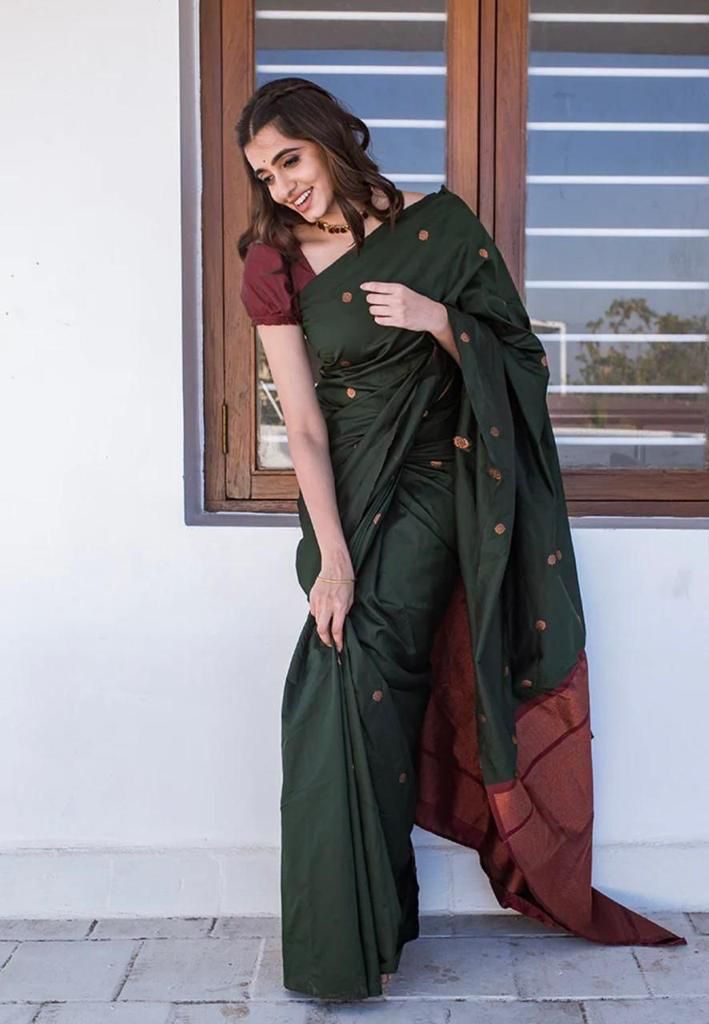 Desuetude Dark Green Soft Silk Saree With Excellent Blouse Piece