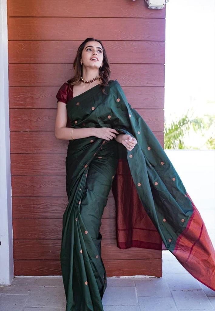 Desuetude Dark Green Soft Silk Saree With Excellent Blouse Piece