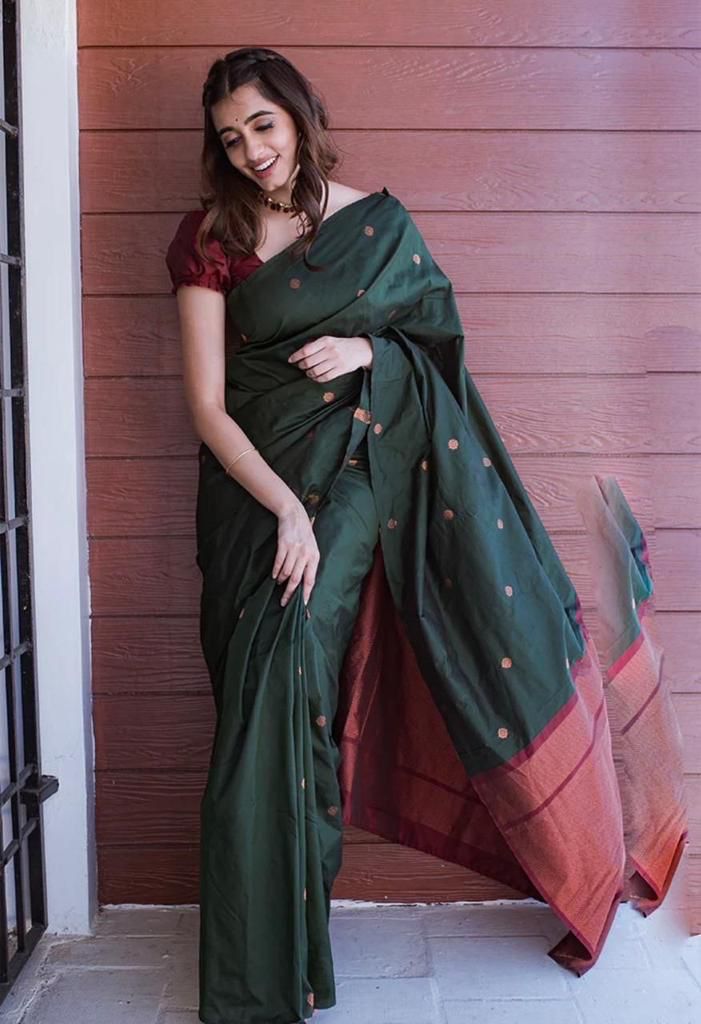 Desuetude Dark Green Soft Silk Saree With Excellent Blouse Piece