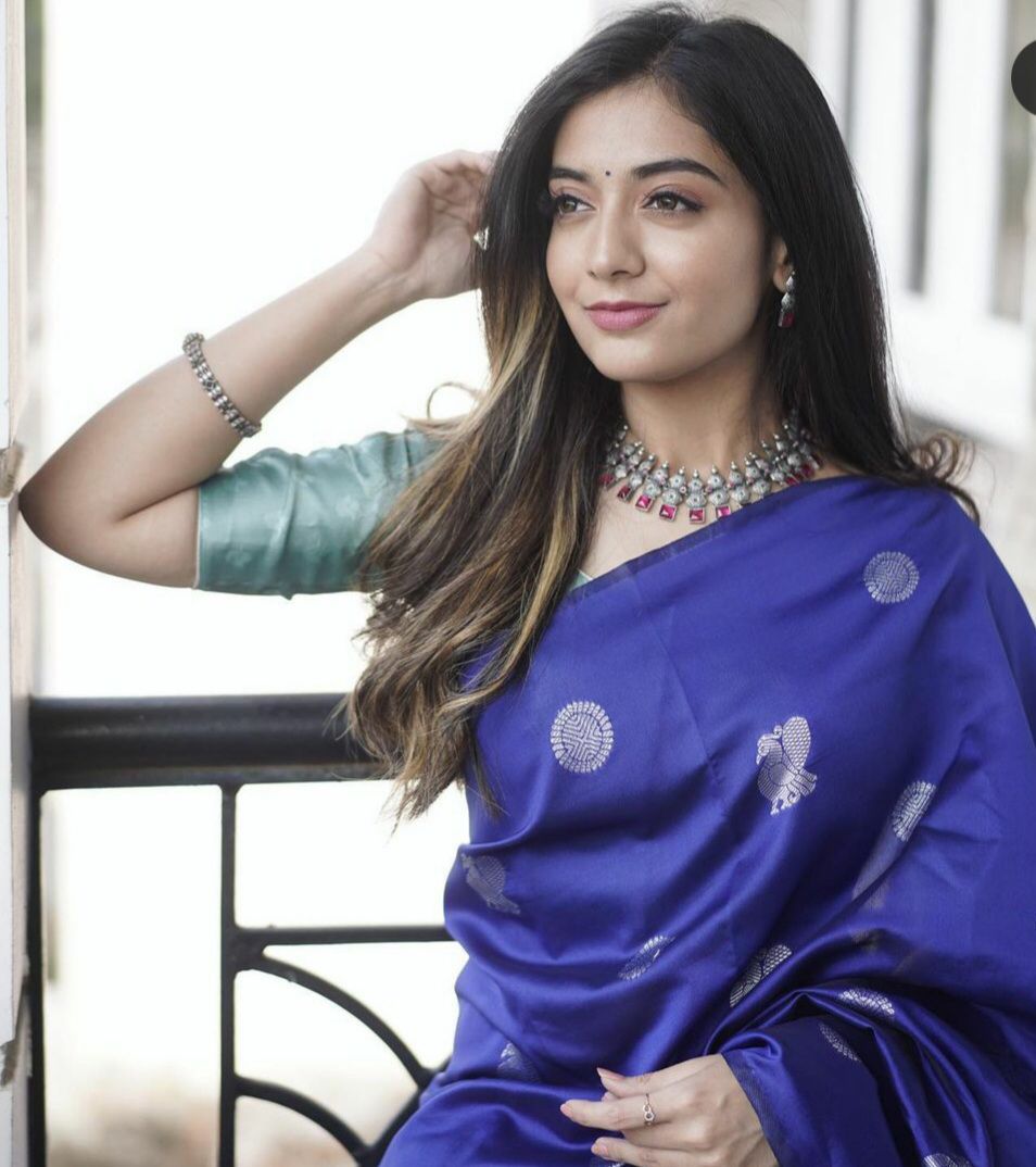 Enlivening Blue Soft Silk Saree With Stylish Blouse Piece