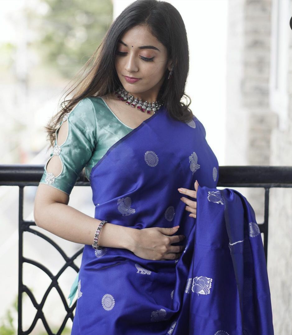 Enlivening Blue Soft Silk Saree With Stylish Blouse Piece