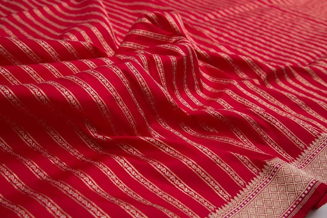 Tantalizing Maroon Soft Silk Saree With Gorgeous Blouse Piece