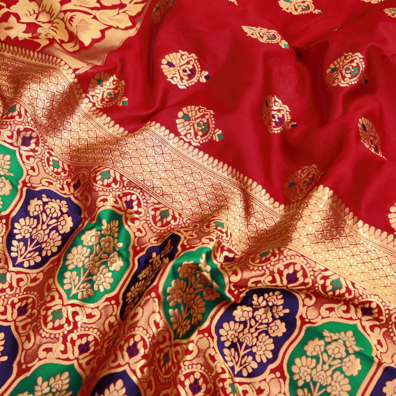Captivating Red Banarasi Silk Saree With Transcendental Blouse Piece