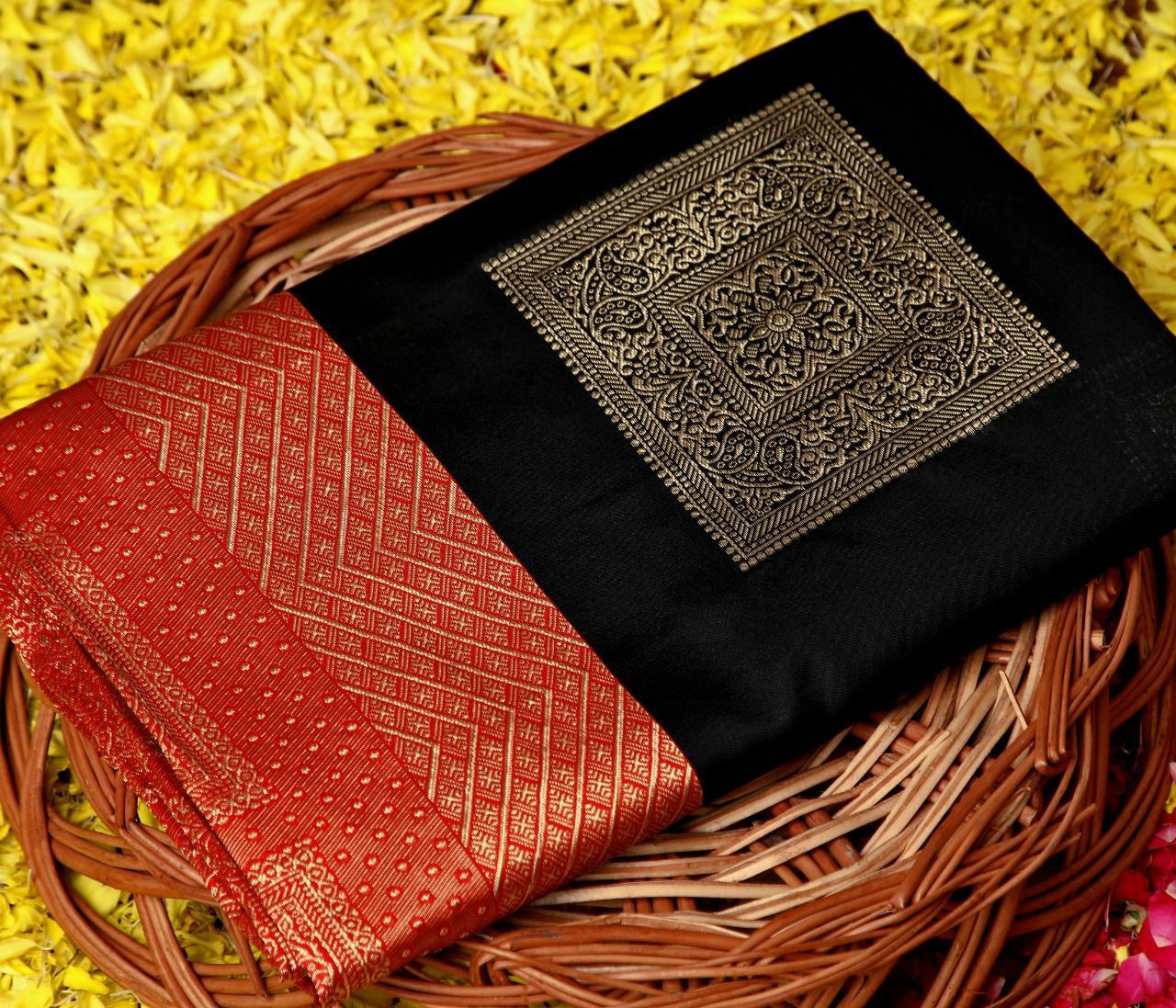 Enriching Black Soft Silk Saree With Stylish Blouse Piece