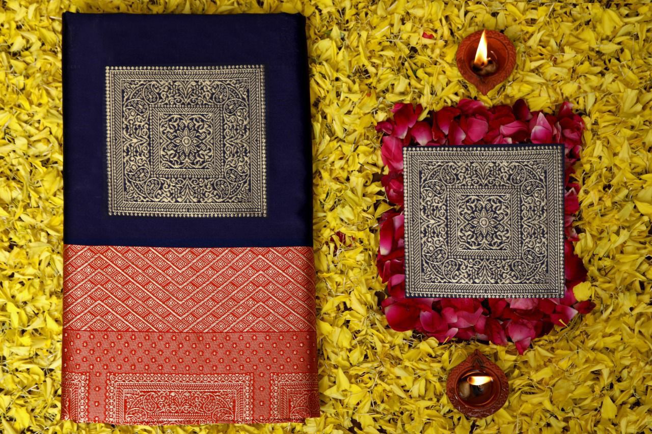 Enamored Blue Soft Silk Saree With Stylish Blouse Piece