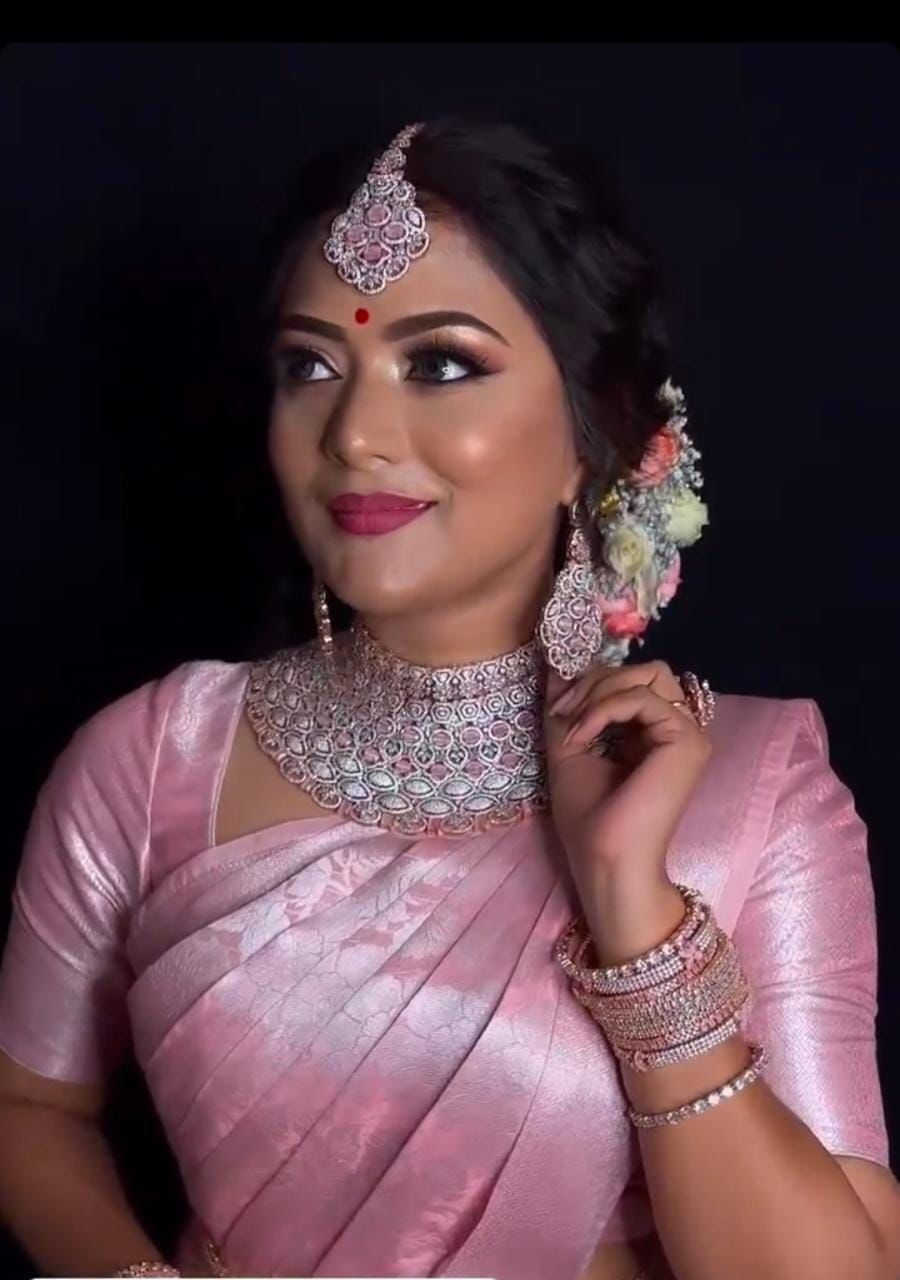 Rhythmic Pink Banarasi Silk Saree With Resonant Blouse Piece