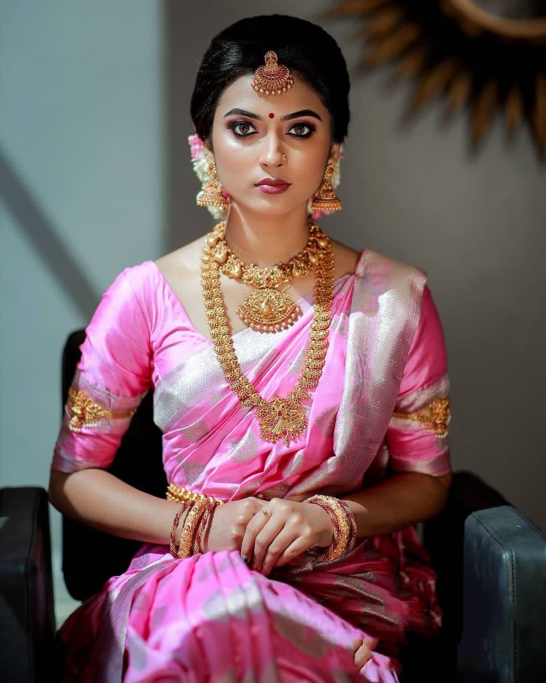 Hypnotic Pink Banarasi Silk Saree With Plangent Blouse Piece