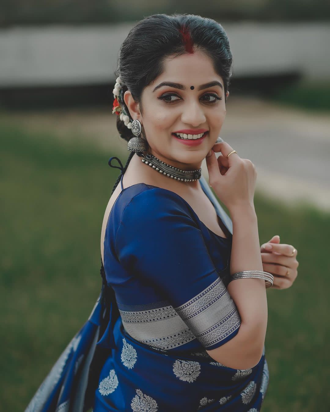 Gorgeous Navy Blue Banarasi Silk Saree With Aesthetic Blouse Piece