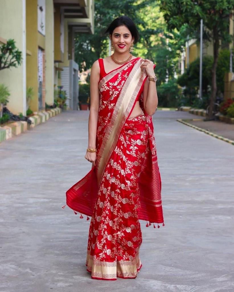 Sophisticated Red Banarasi Silk Saree With Opulent Blouse Piece