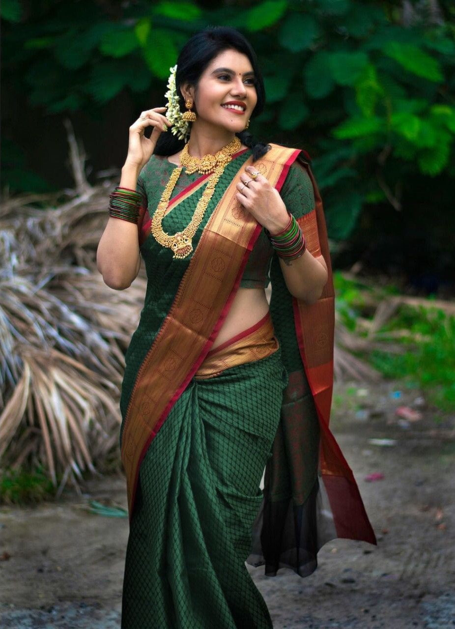 Delightful Green Soft Silk Saree With Stylish Blouse Piece