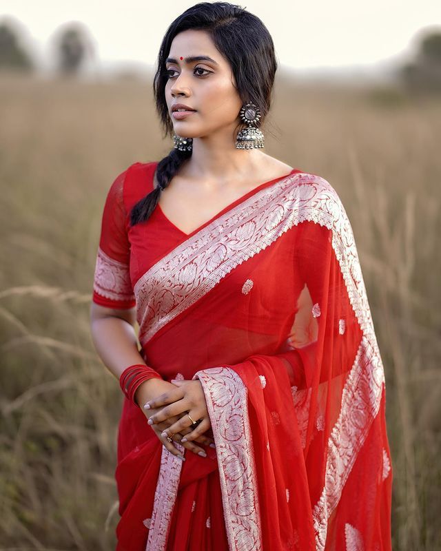 Ravishing Red Soft Silk Saree With Delicate Blouse Piece