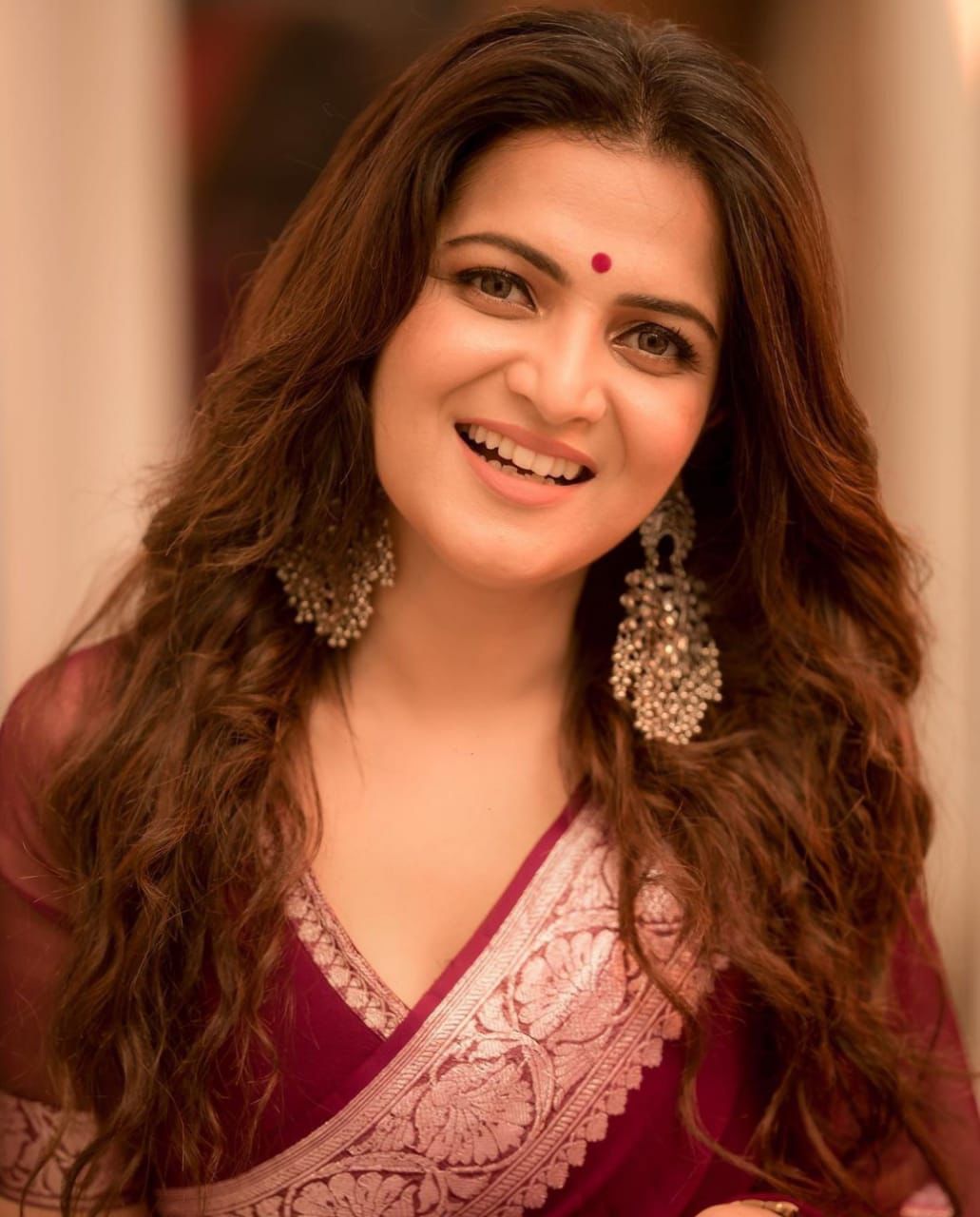 Elegant Wine Soft Silk Saree With Captivating Blouse Piece