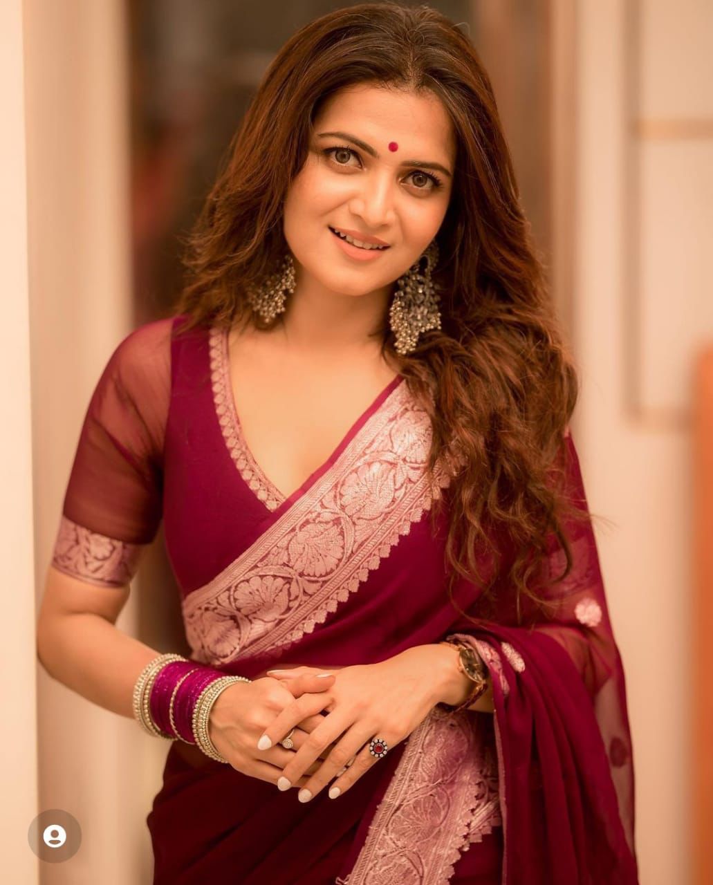 Elegant Wine Soft Silk Saree With Captivating Blouse Piece
