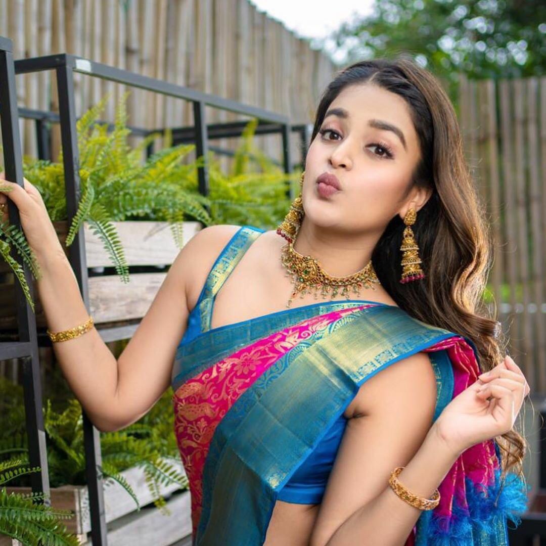 Enchanting Pink Soft Silk Saree With Lovely Blouse Piece