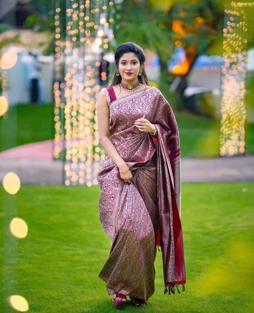 Engaging Wine Soft Silk Saree With Stylish Blouse Piece