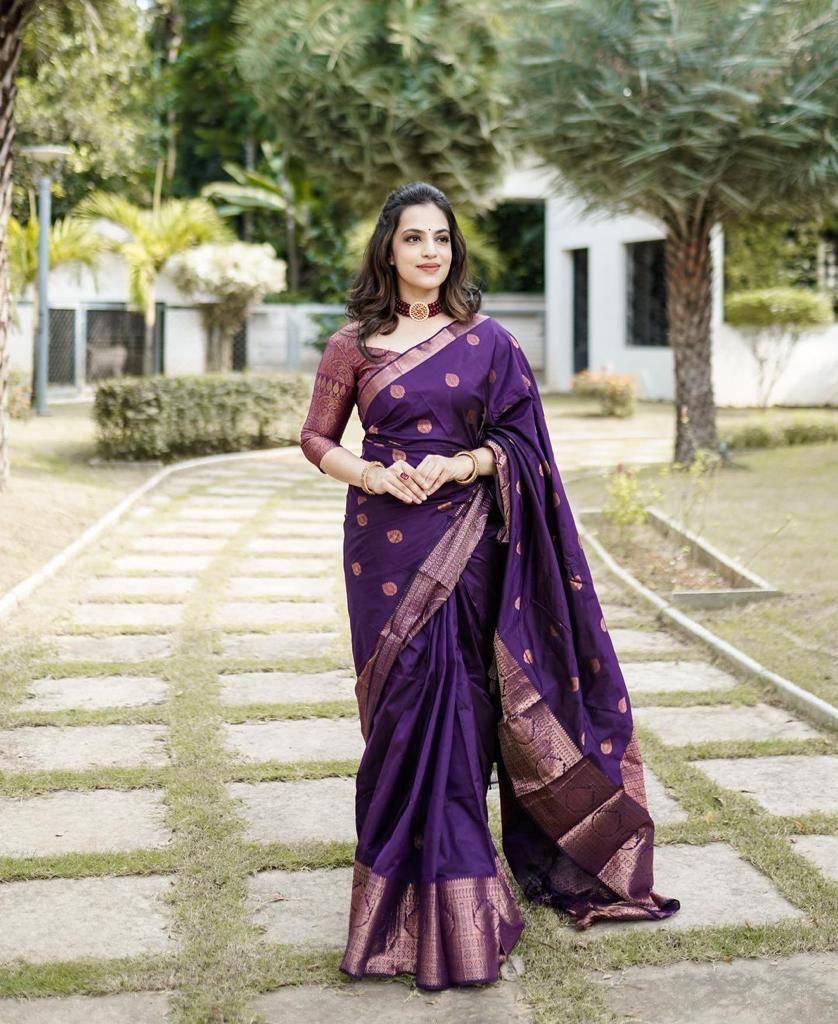 Mellifluous Purple Soft Silk Saree With Unique Blouse Piece