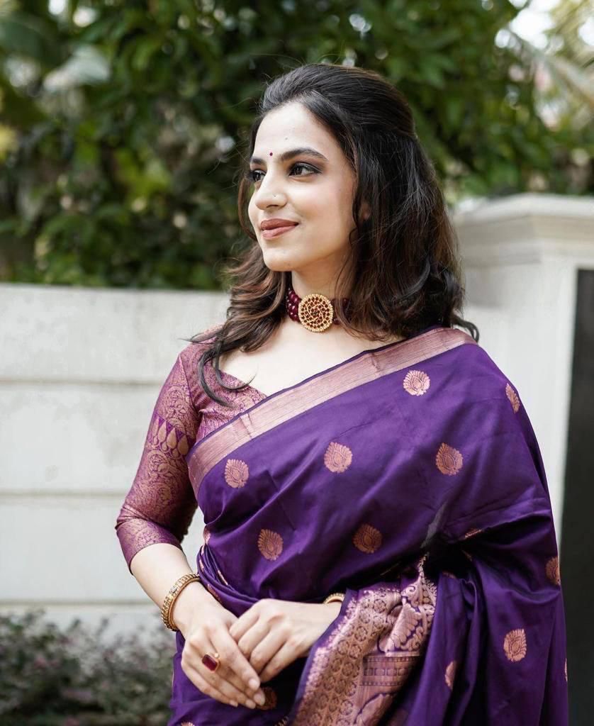 Mellifluous Purple Soft Silk Saree With Unique Blouse Piece