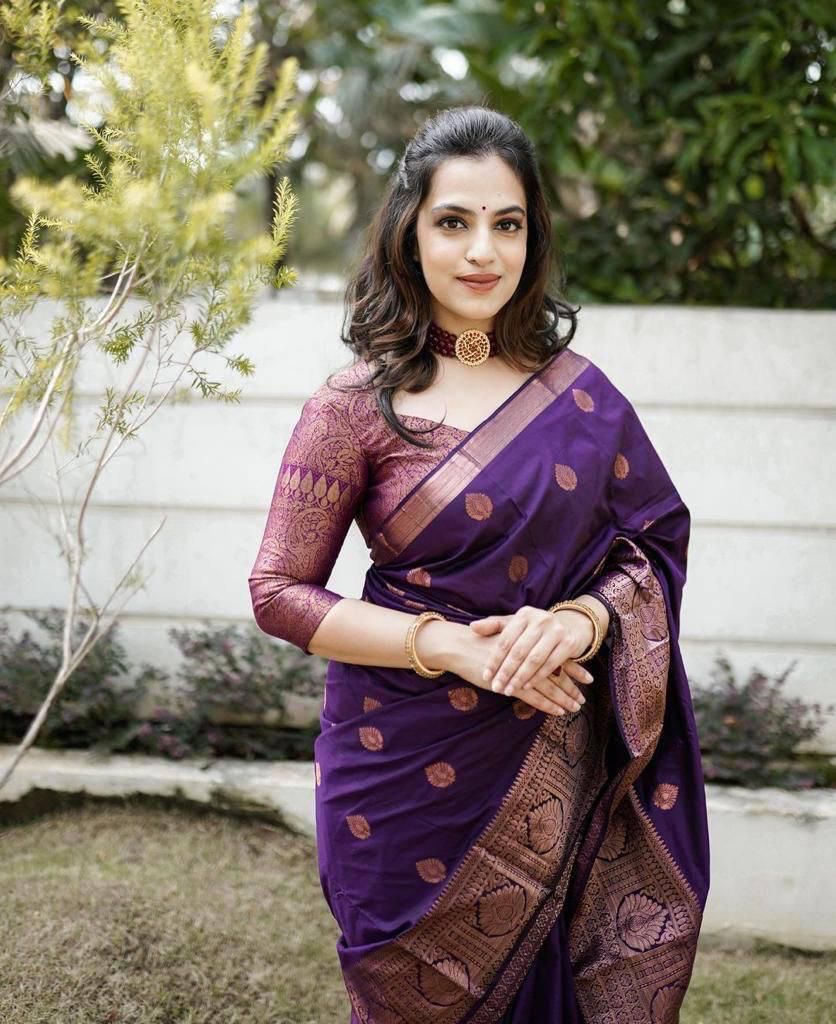 Mellifluous Purple Soft Silk Saree With Unique Blouse Piece