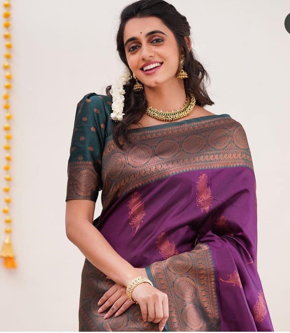 Aesthetic Purple Banarasi Silk Saree With Classic Blouse Piece