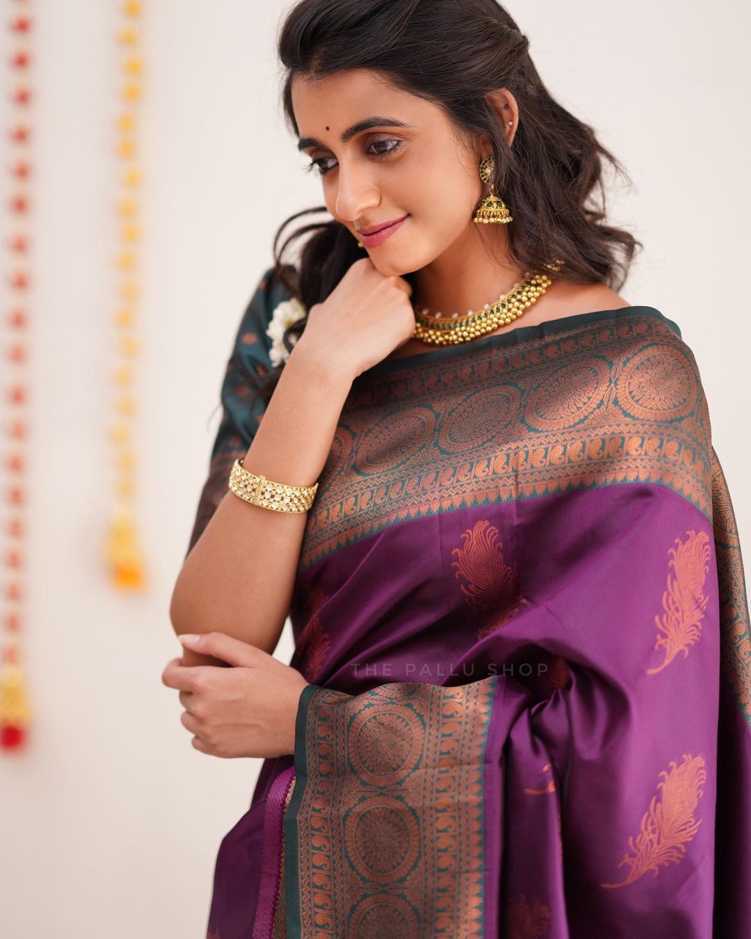 Aesthetic Purple Banarasi Silk Saree With Classic Blouse Piece