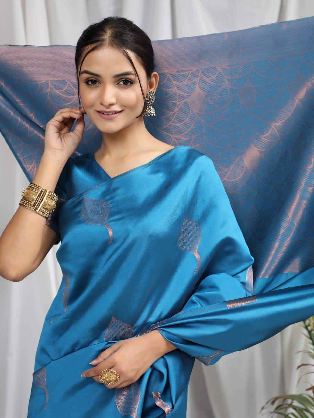 Bewitching Firozi Soft Silk Saree With Angelic Blouse Piece