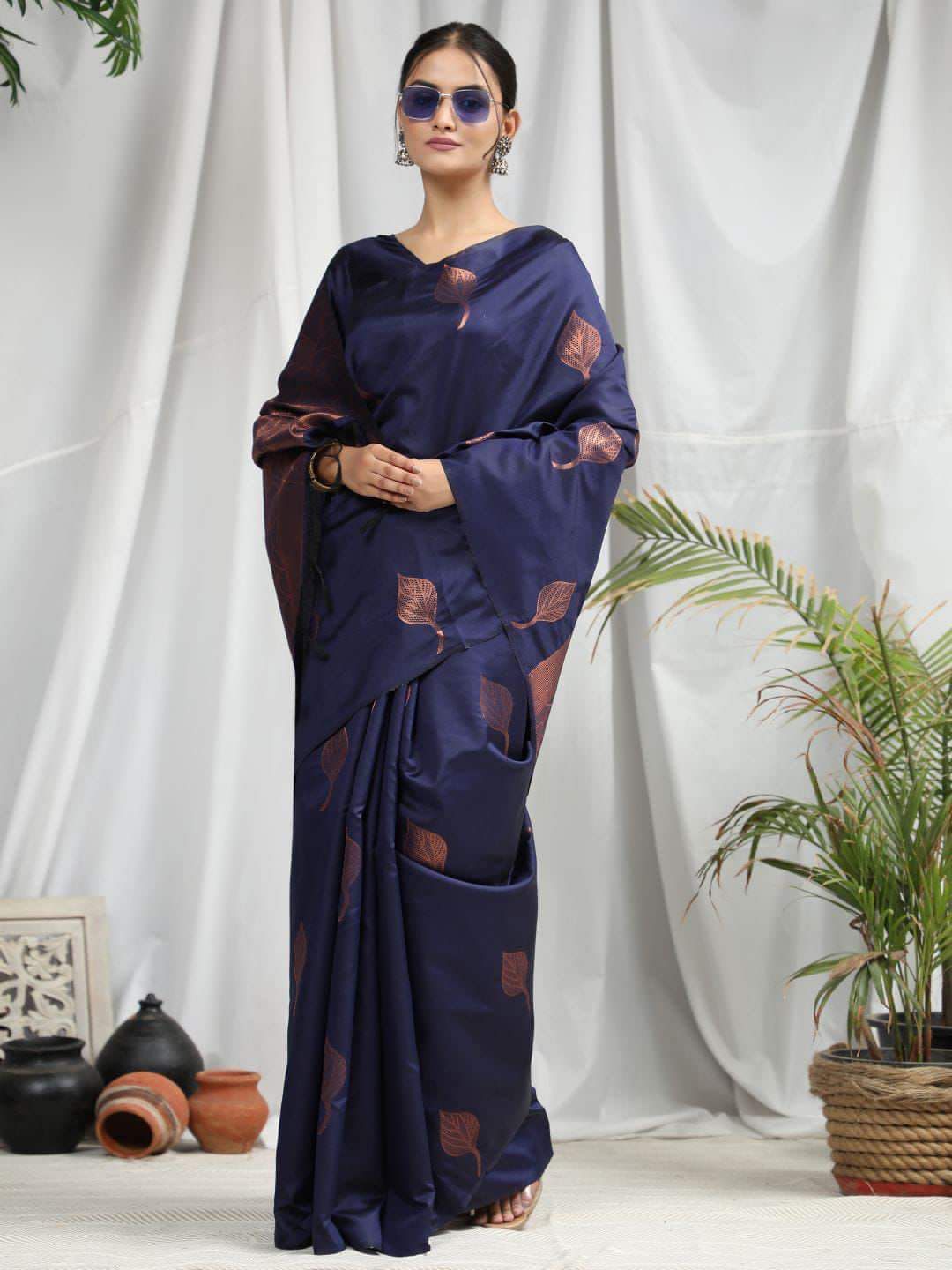 Captivating Navy Blue Soft Silk Saree With Dainty Blouse Piece