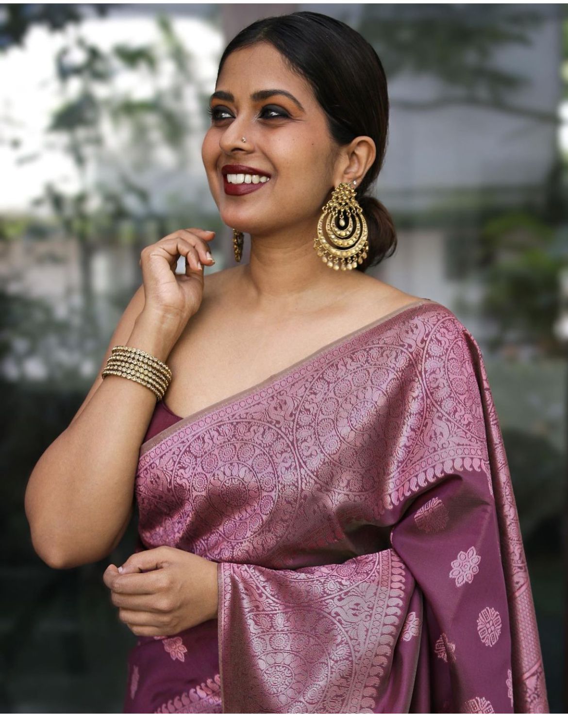 Harmonic Wine Banarasi Silk Saree With Angelic Blouse Piece