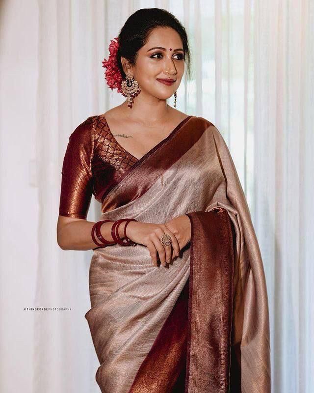Harmonizing Beige Banarasi Silk Saree With Fashionable Blouse Piece