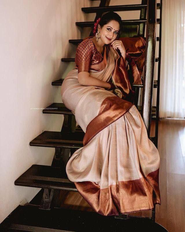Harmonizing Beige Banarasi Silk Saree With Fashionable Blouse Piece