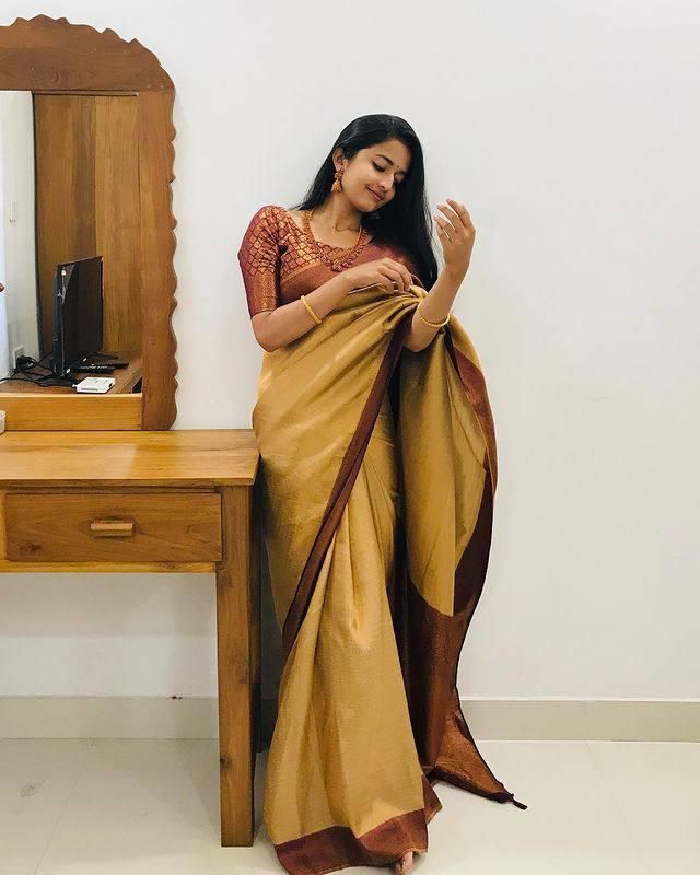 Miraculous Mustard Banarasi Silk Saree With Fashionable Blouse Piece